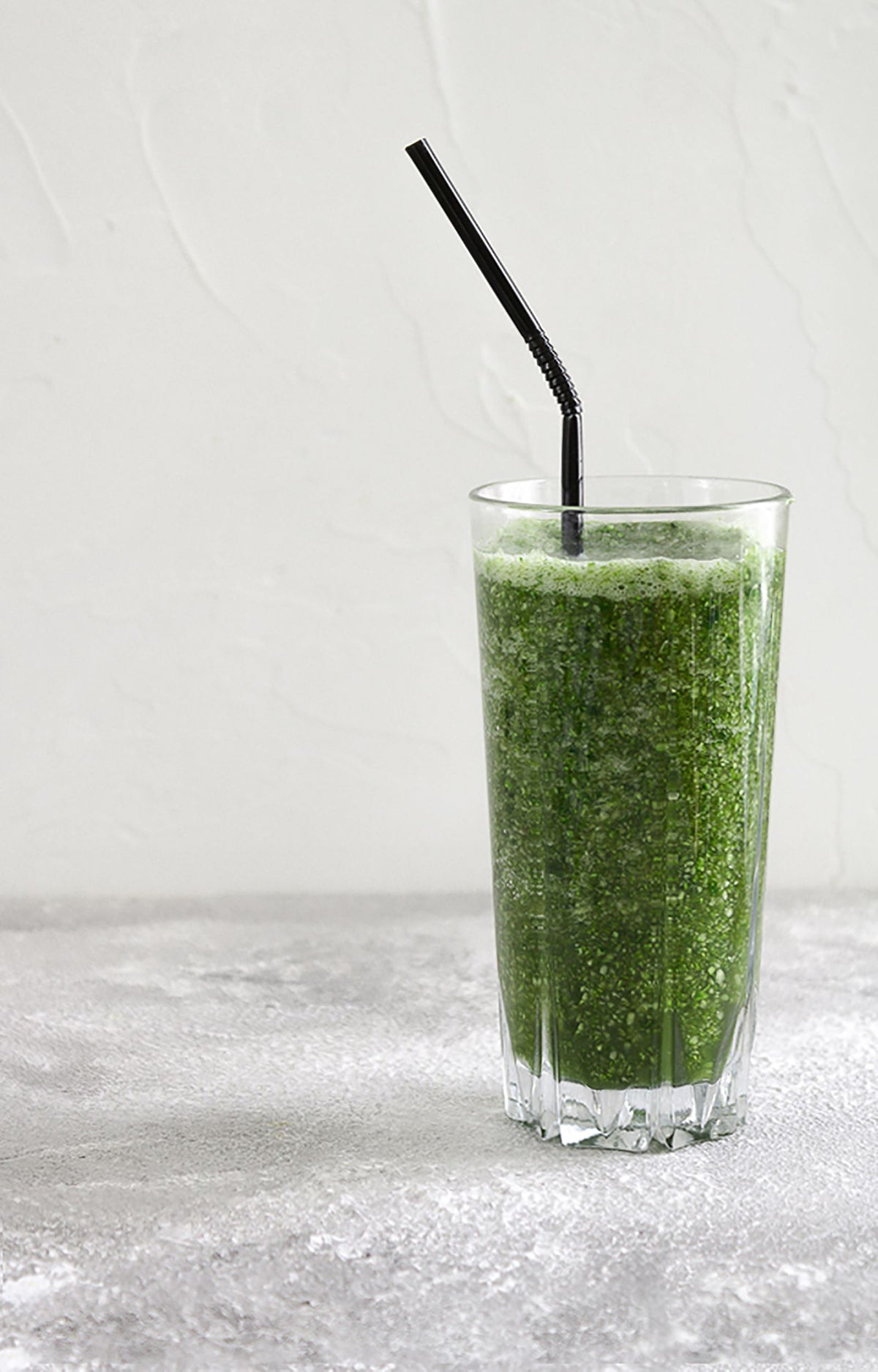 Green superfood smoothie lifestyle